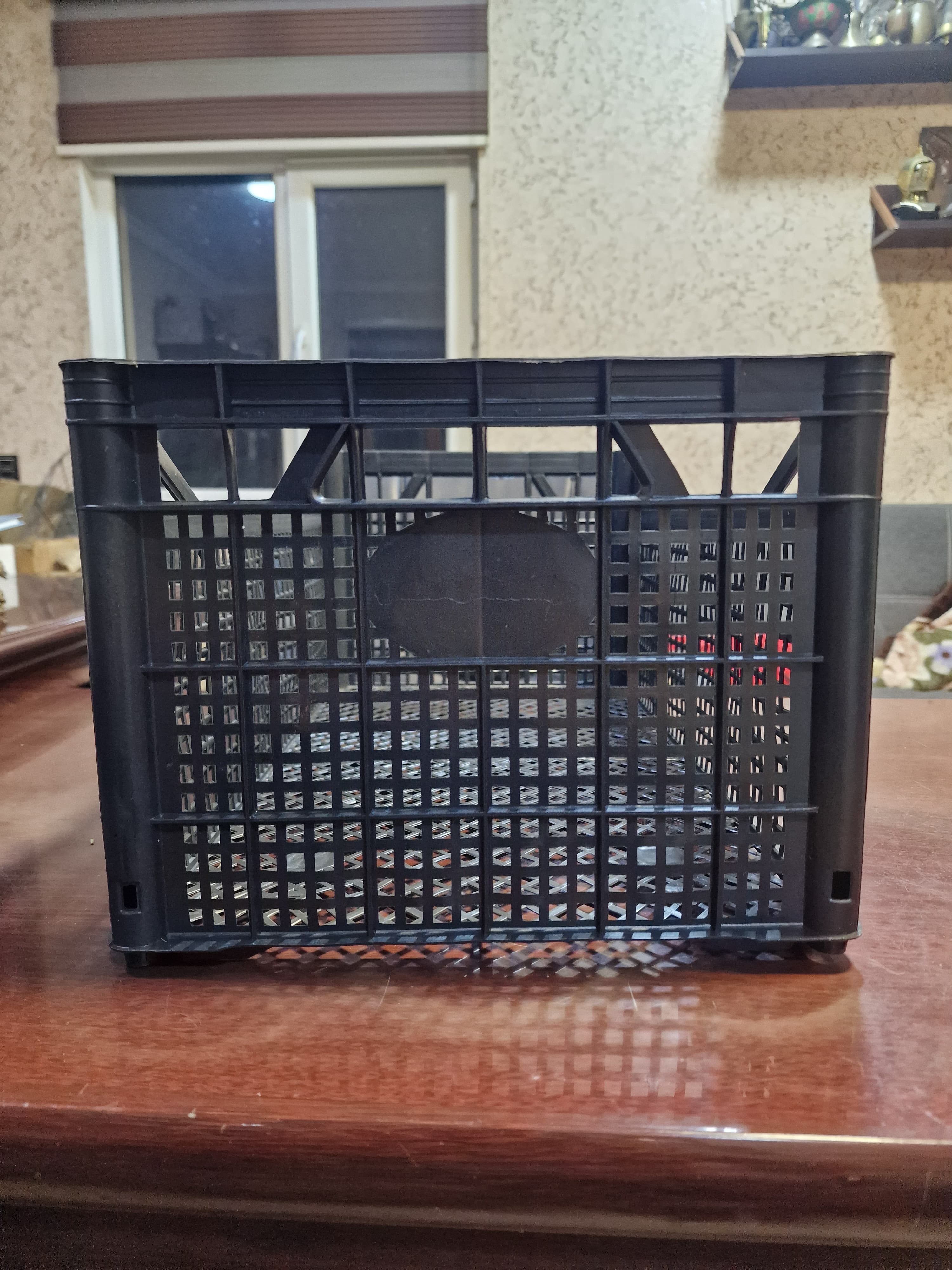 50x30x22 ölçüsündə plastik yeşiklər satılır!