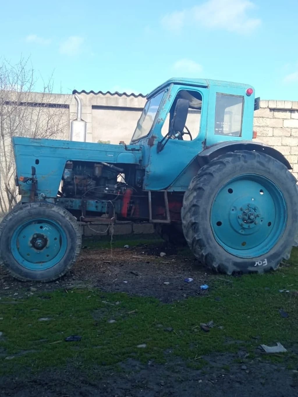 Belarus 50 traxtoru Lapetlə  satılır