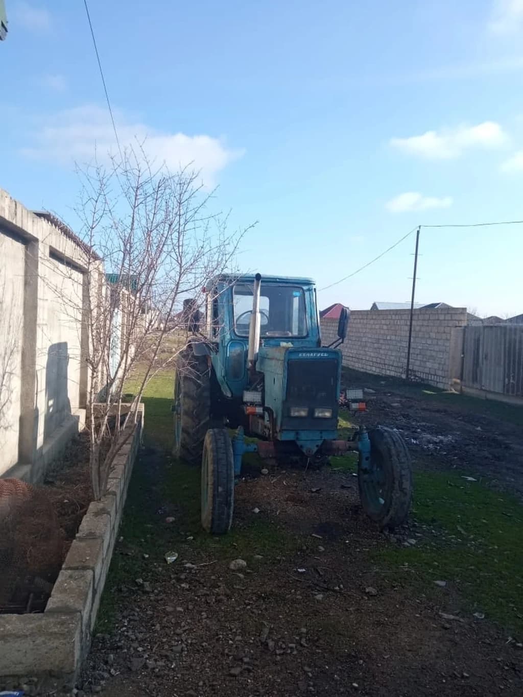 Belarus 50 traxtoru Lapetlə  satılır