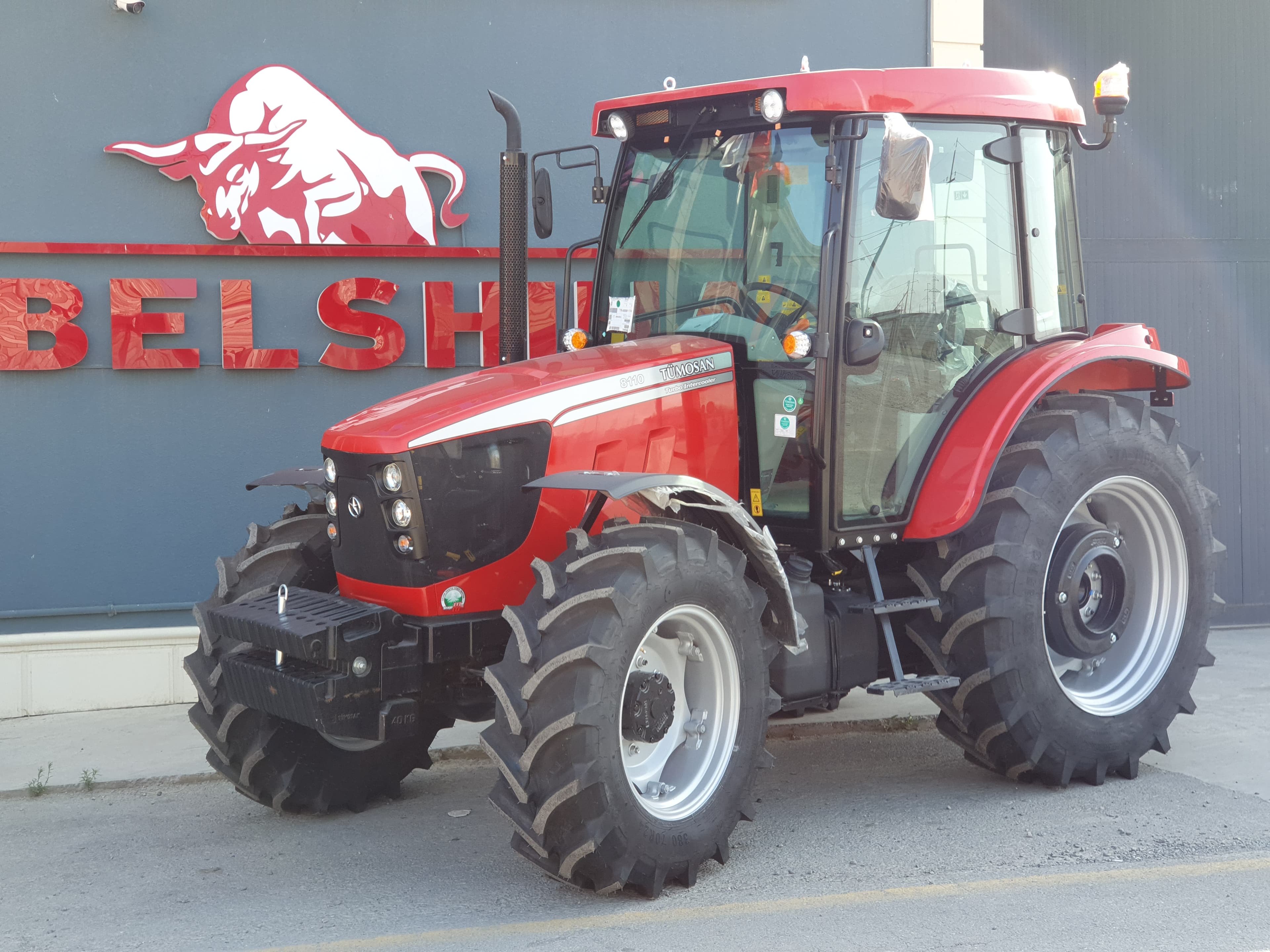 Traktor Tümosan 8110