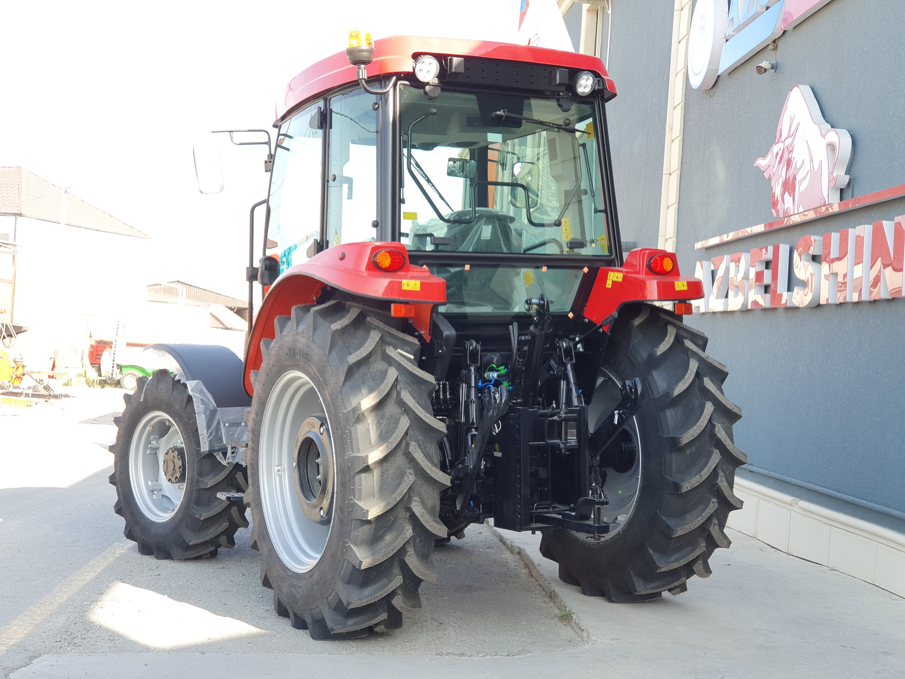 Traktor Tümosan 8110