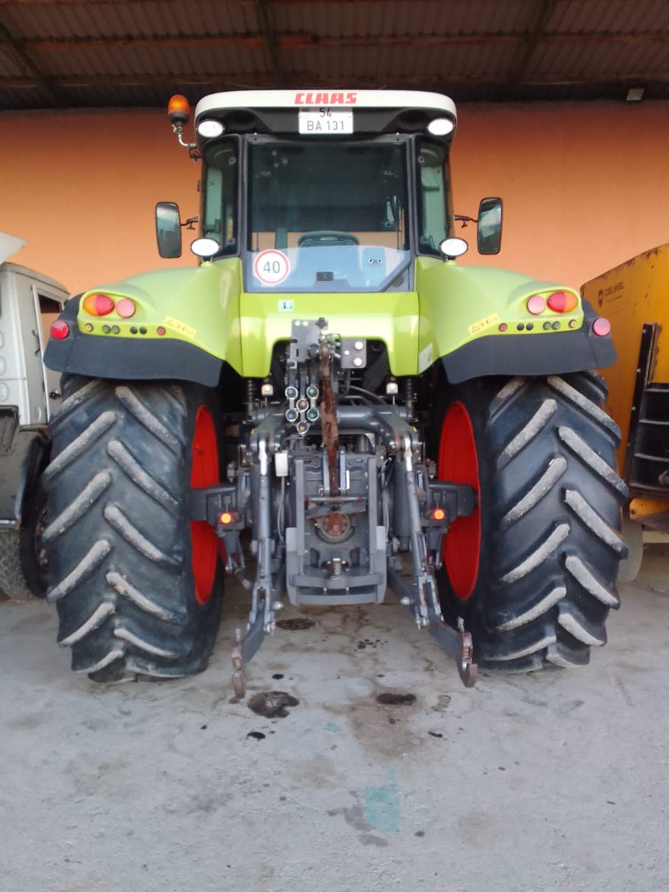 Claas axsion 820