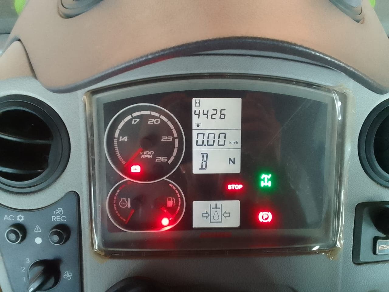 Claas axsion 820