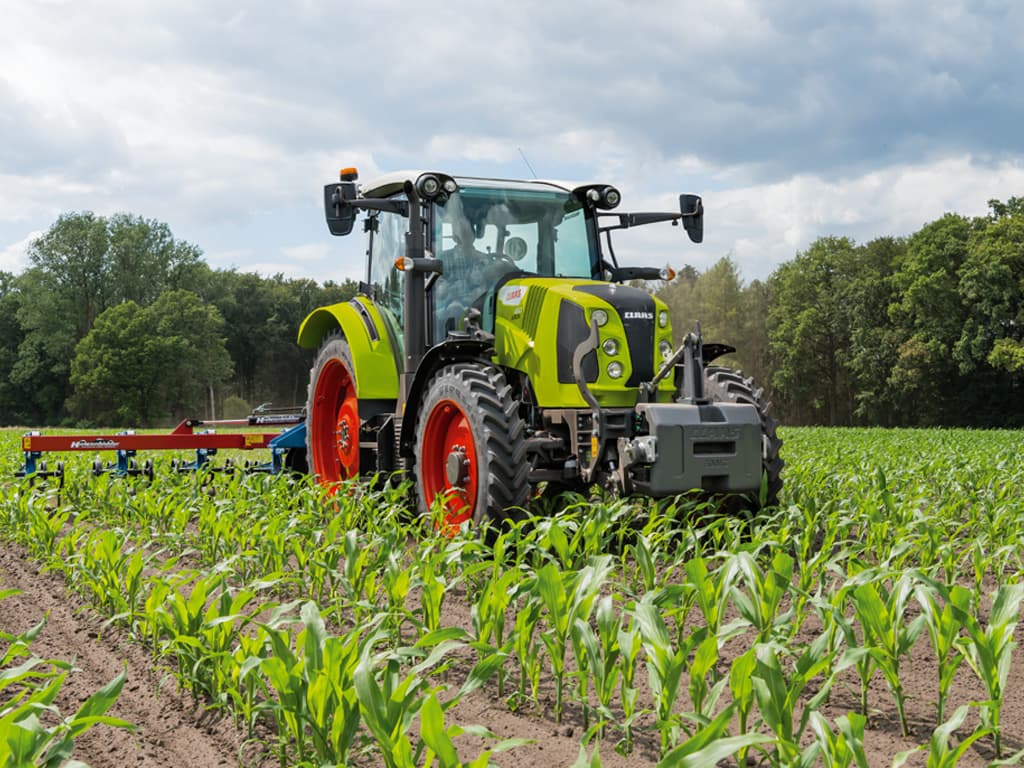 Claas Arion 640C traktor