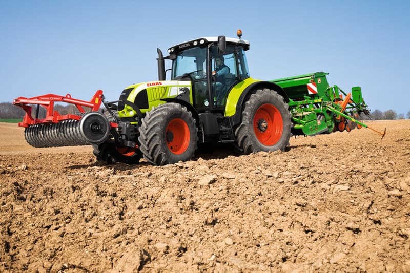 Claas Arion 640C traktor