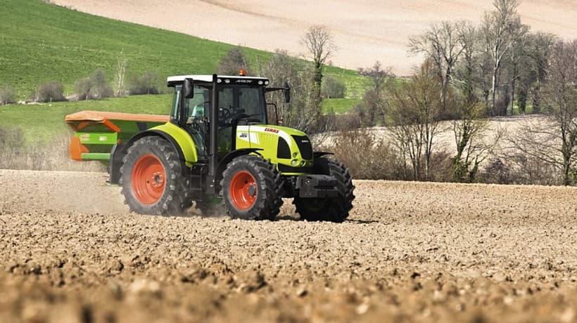 Claas Arion 640C traktor