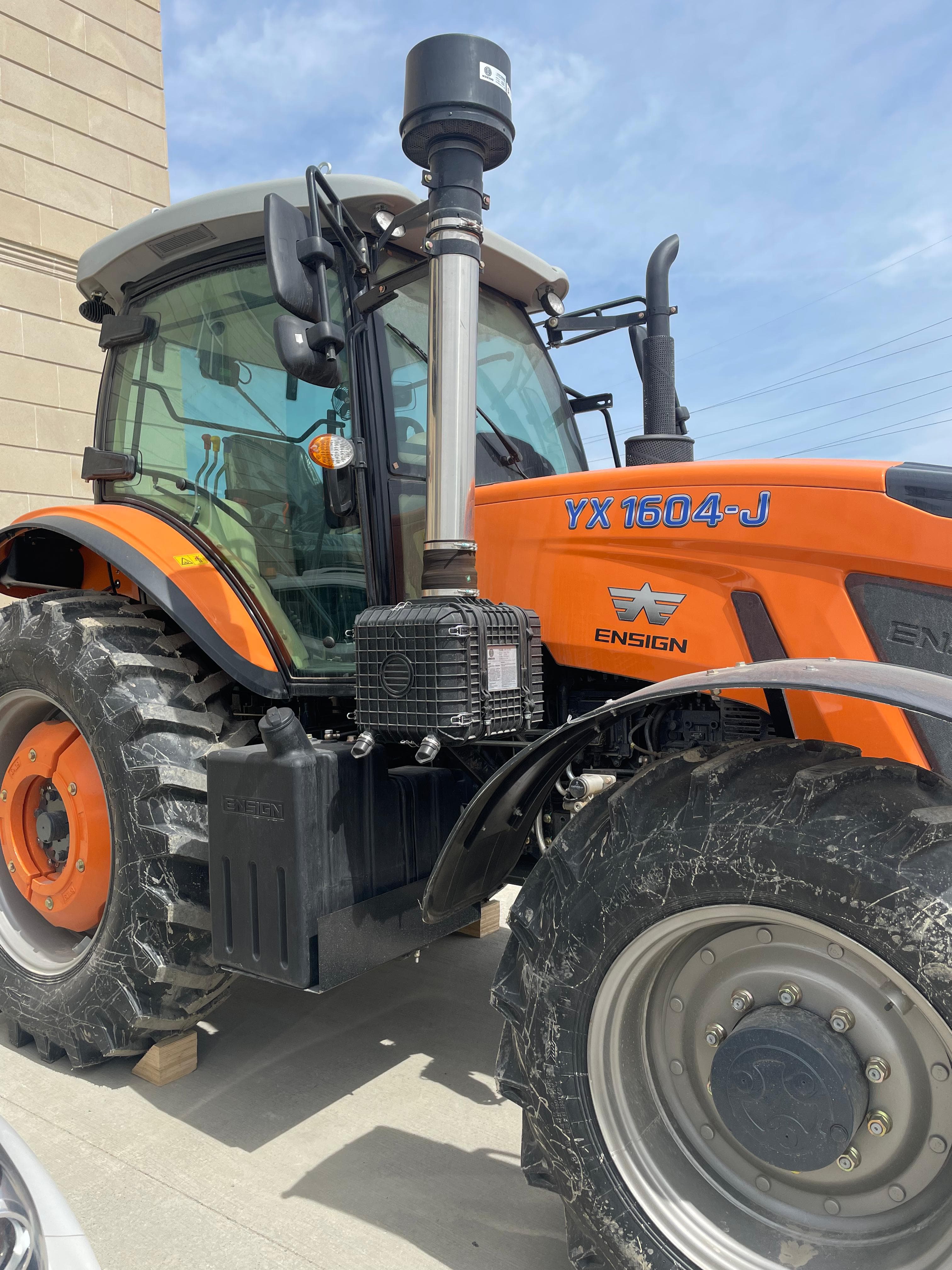 Traktor "Ensign YX1604-J" 2024 il
