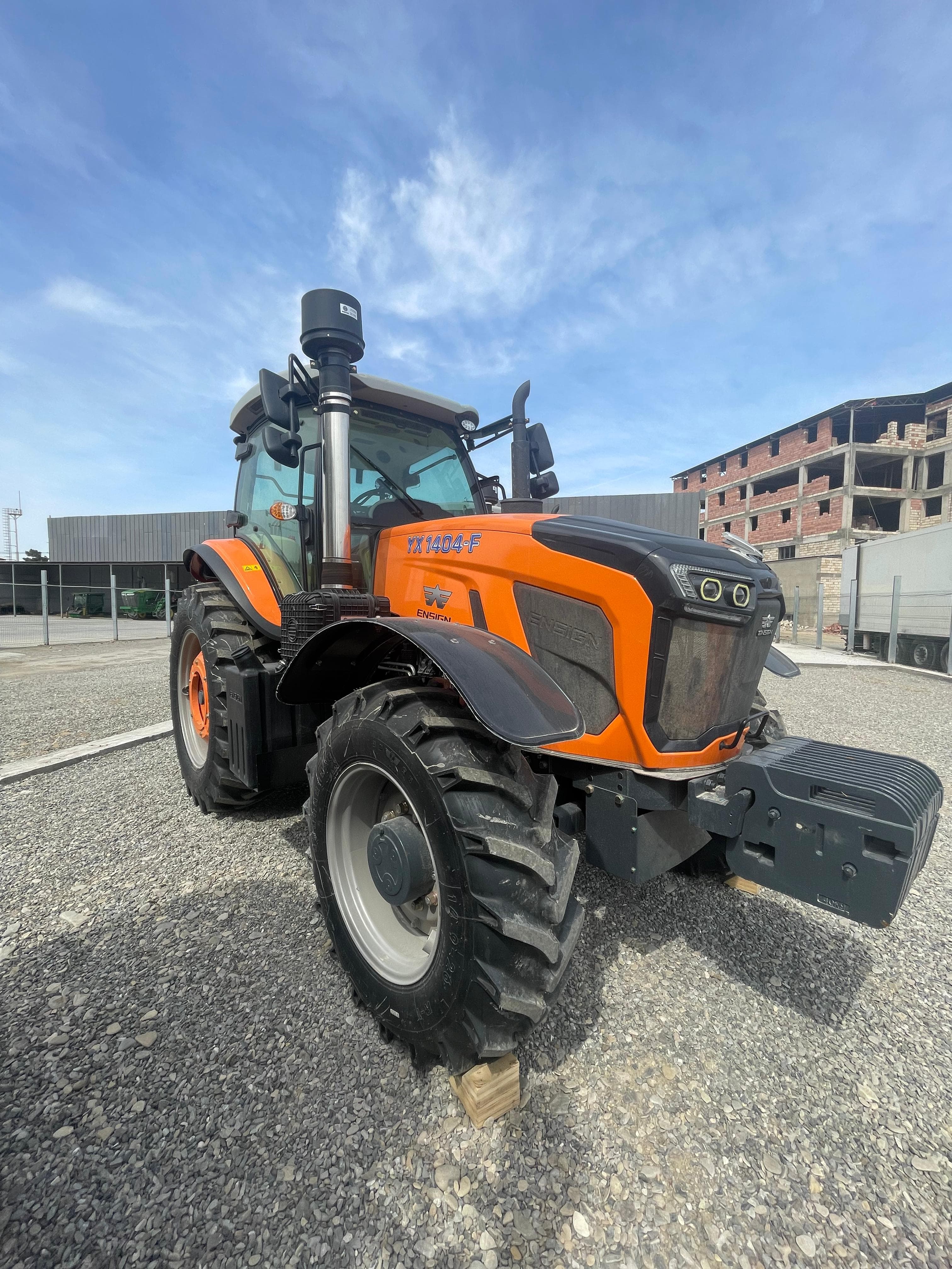 Traktor "Ensign YX1404-F" 2024 il