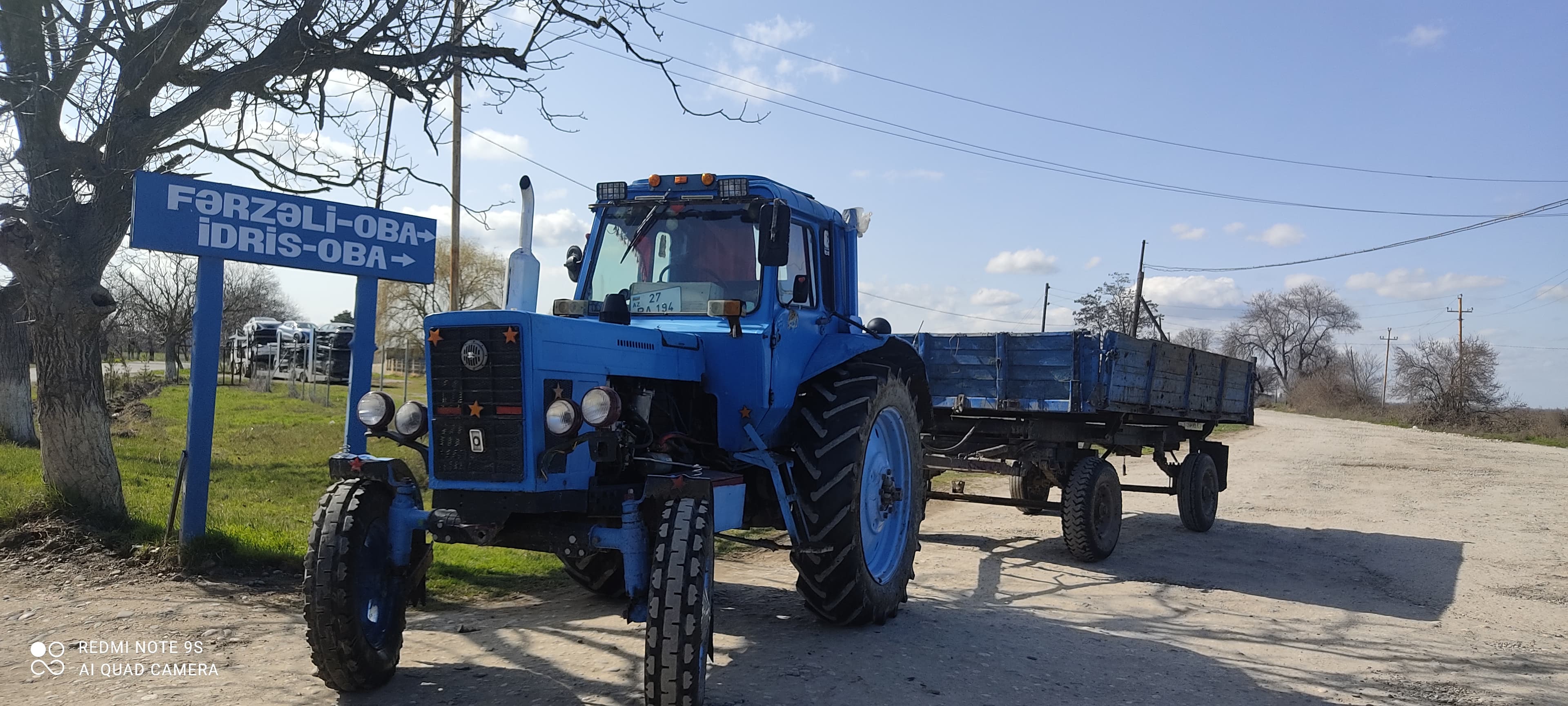 Traktor satılır