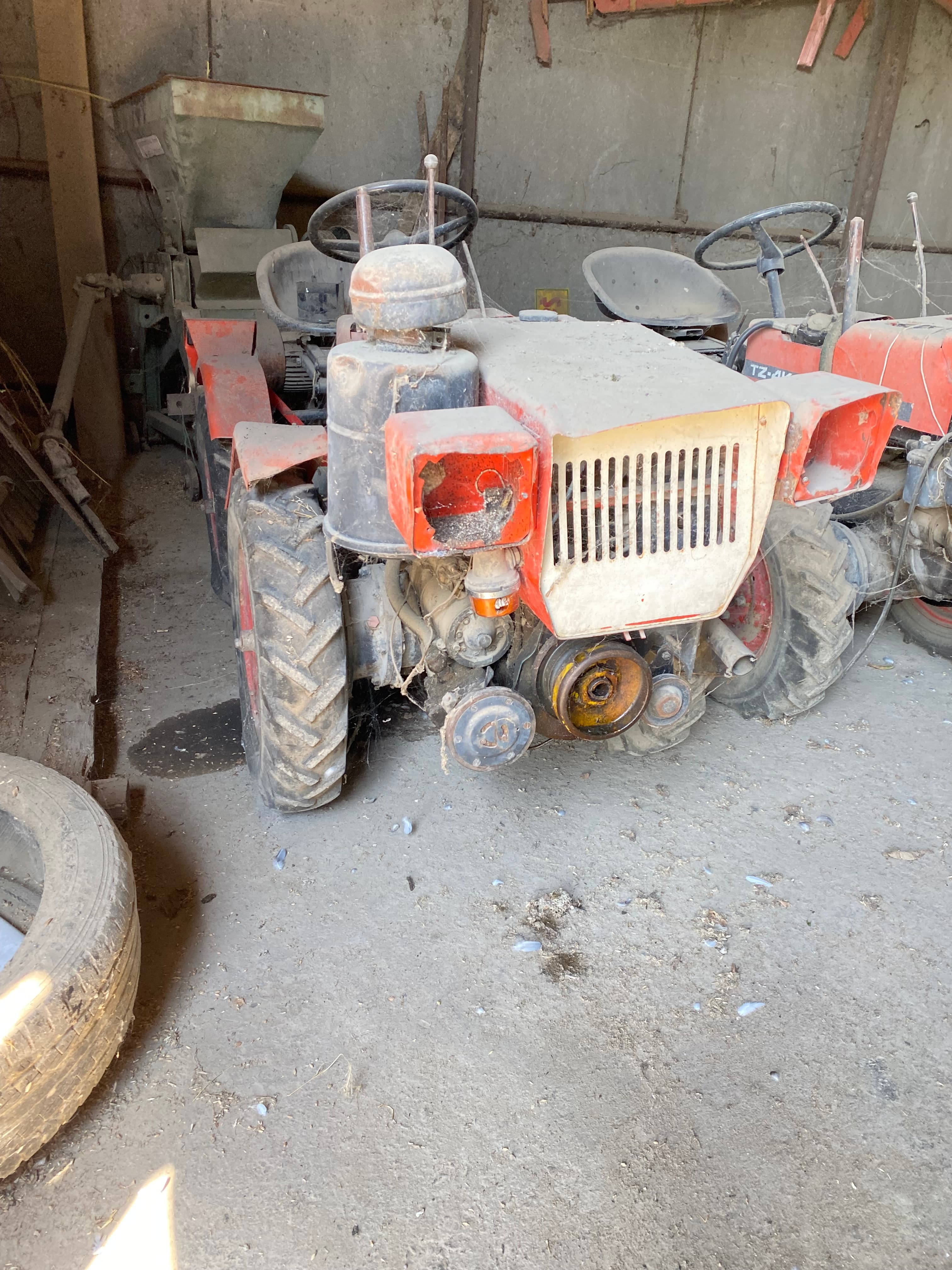 Şəkidə mini traktorlar satılır