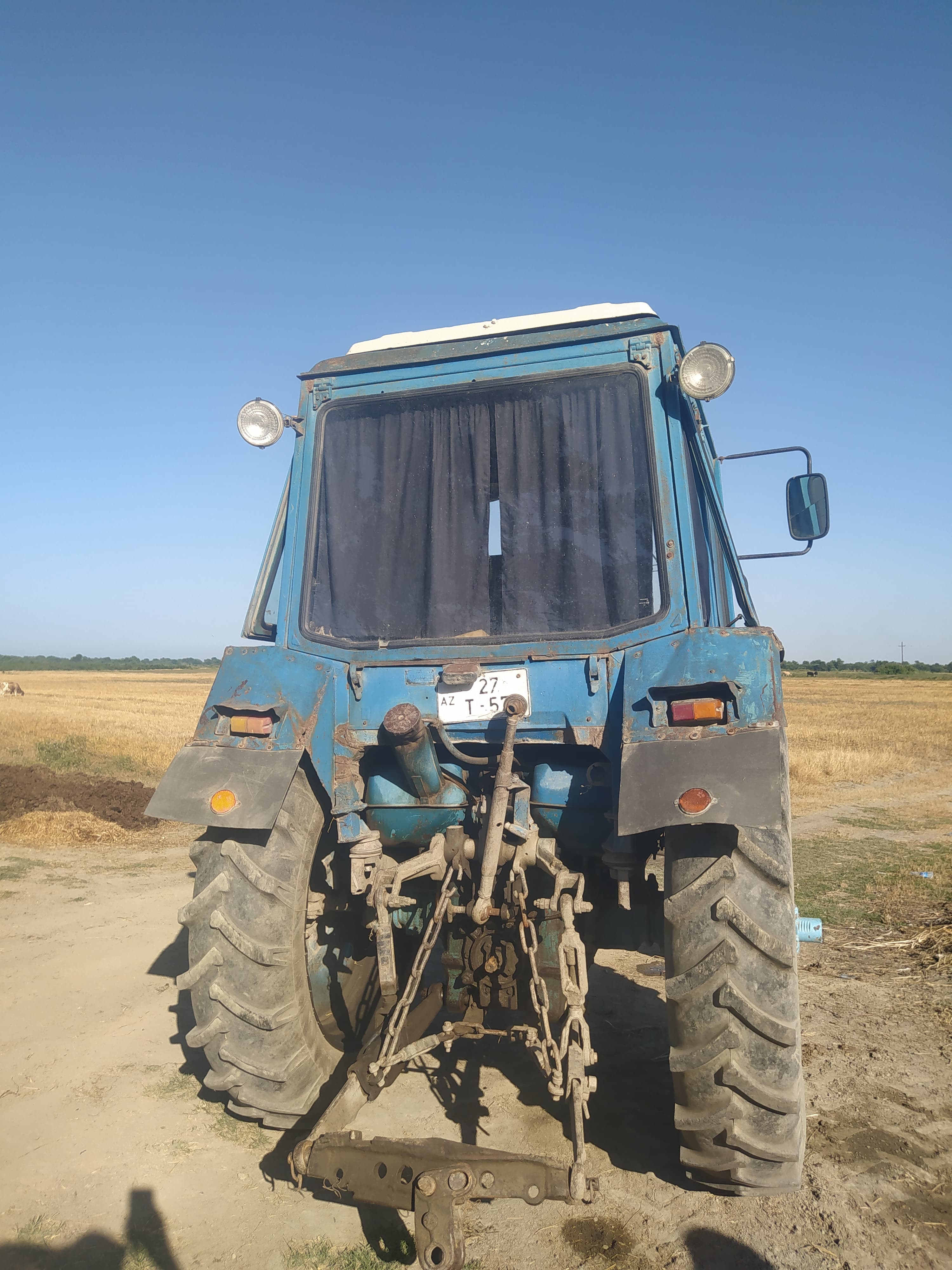 Traktor aqreqatlarla birgə satlır