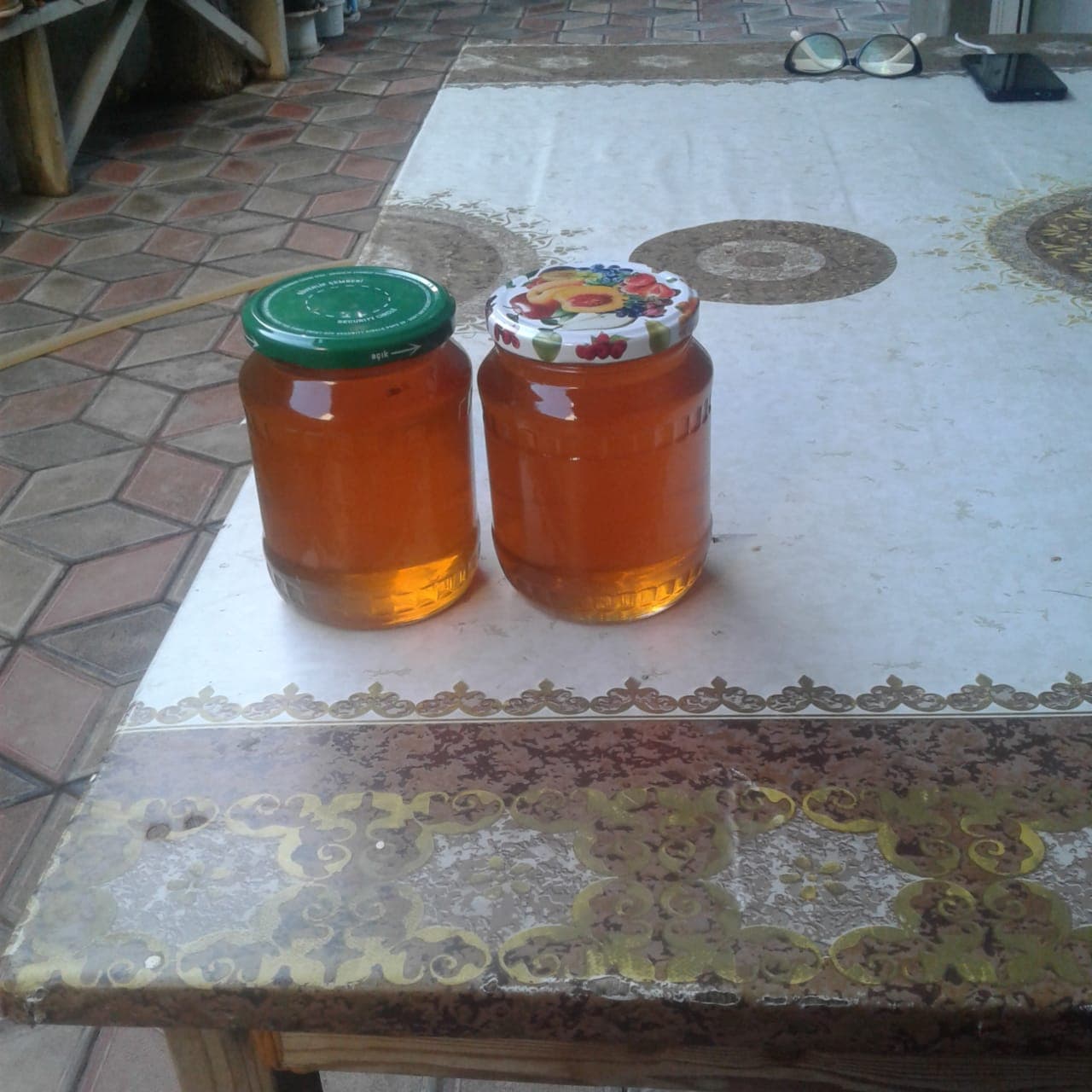 Cökə, Akasya, Qaratikan balı