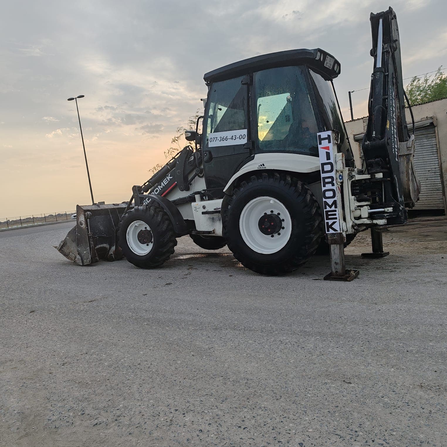 Hidromek 102B