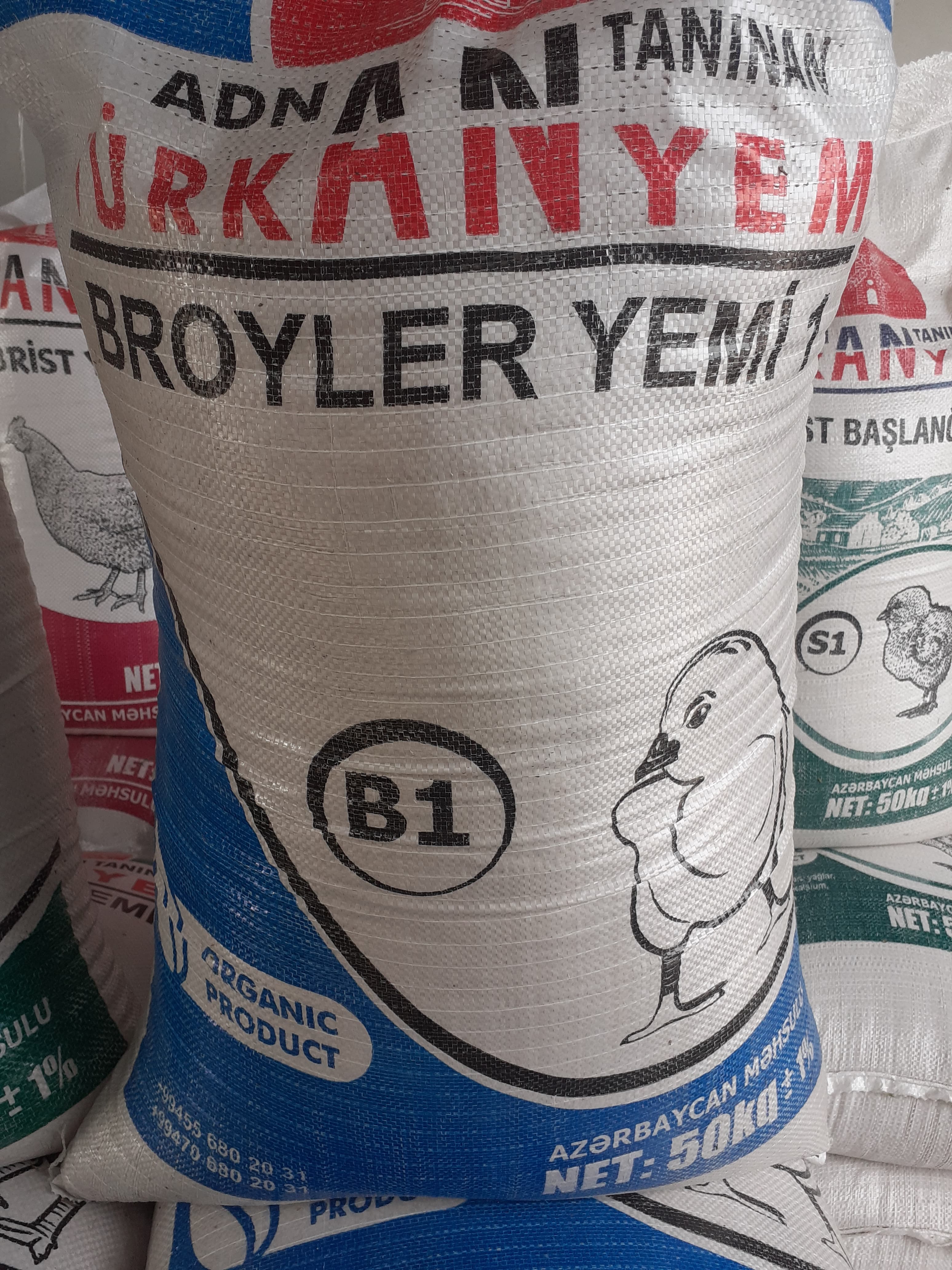 Toyuq cücə yemi