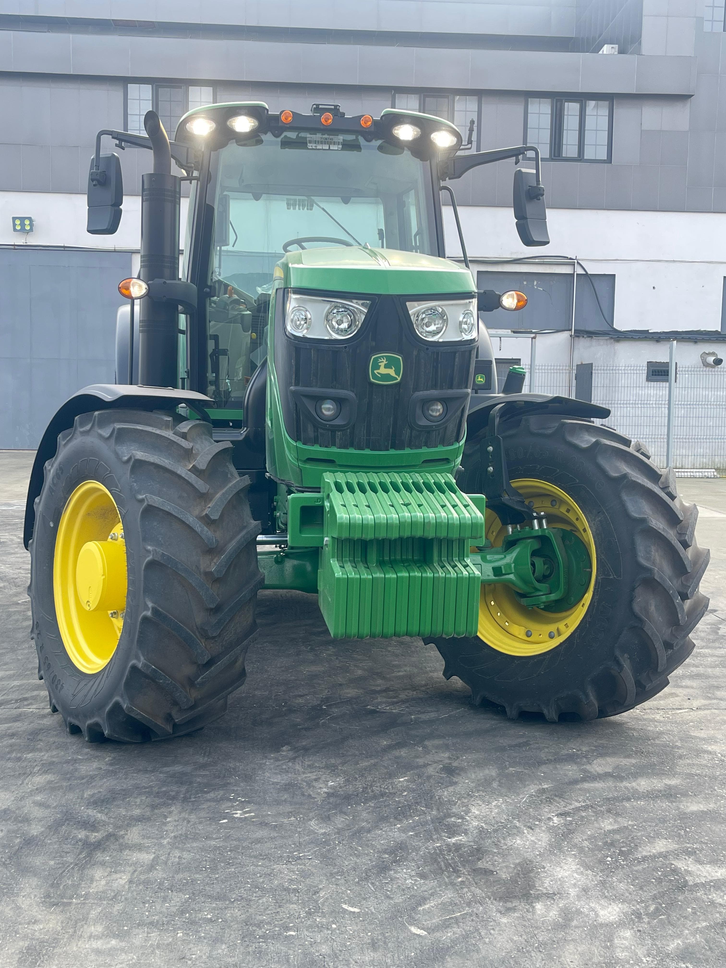 Traktor John Deere 6155M
