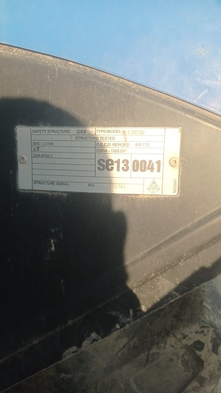 Traktor satılır
