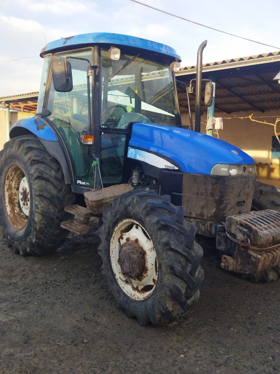 Traktor satılır