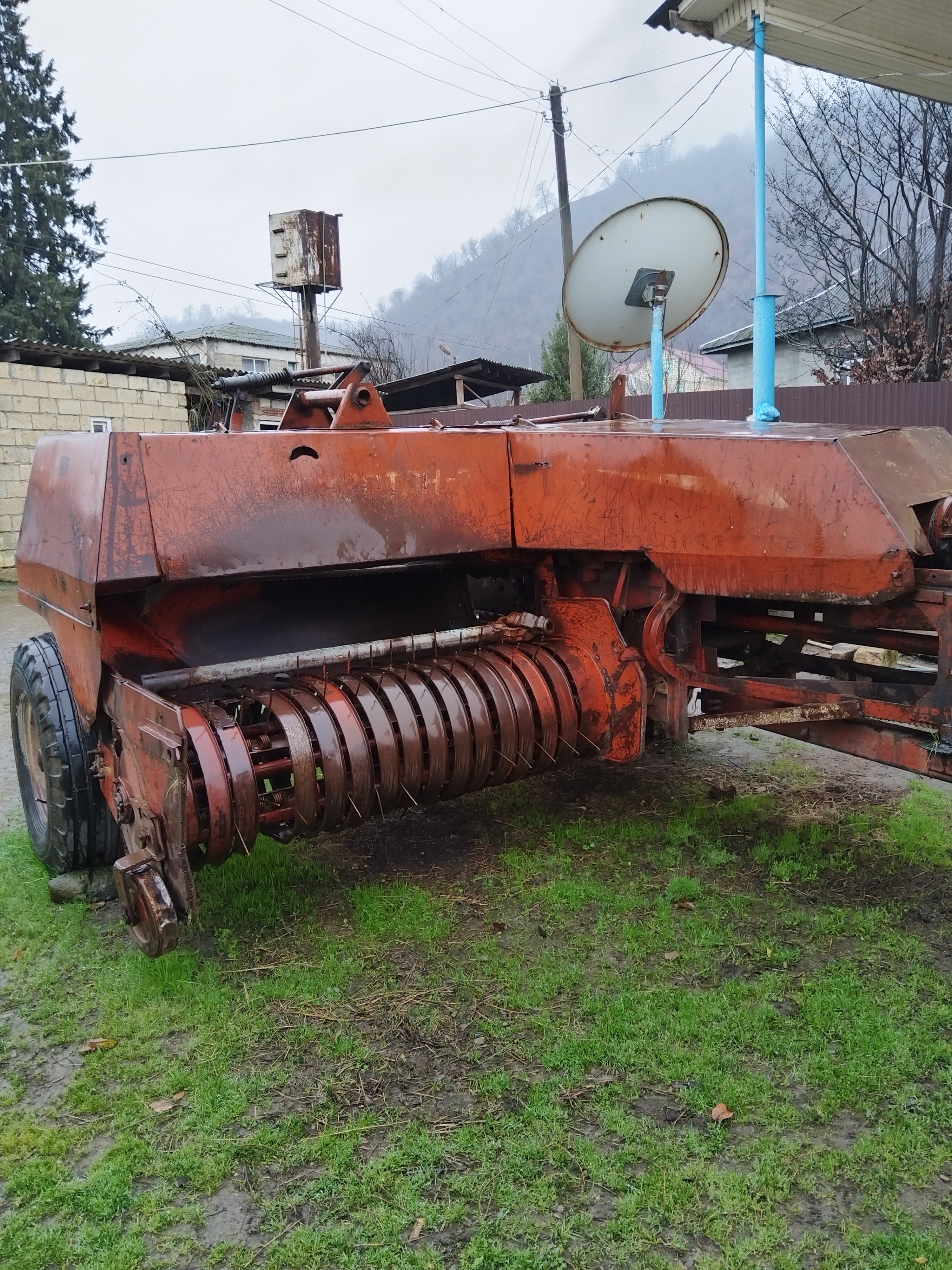 Traktor Satılır