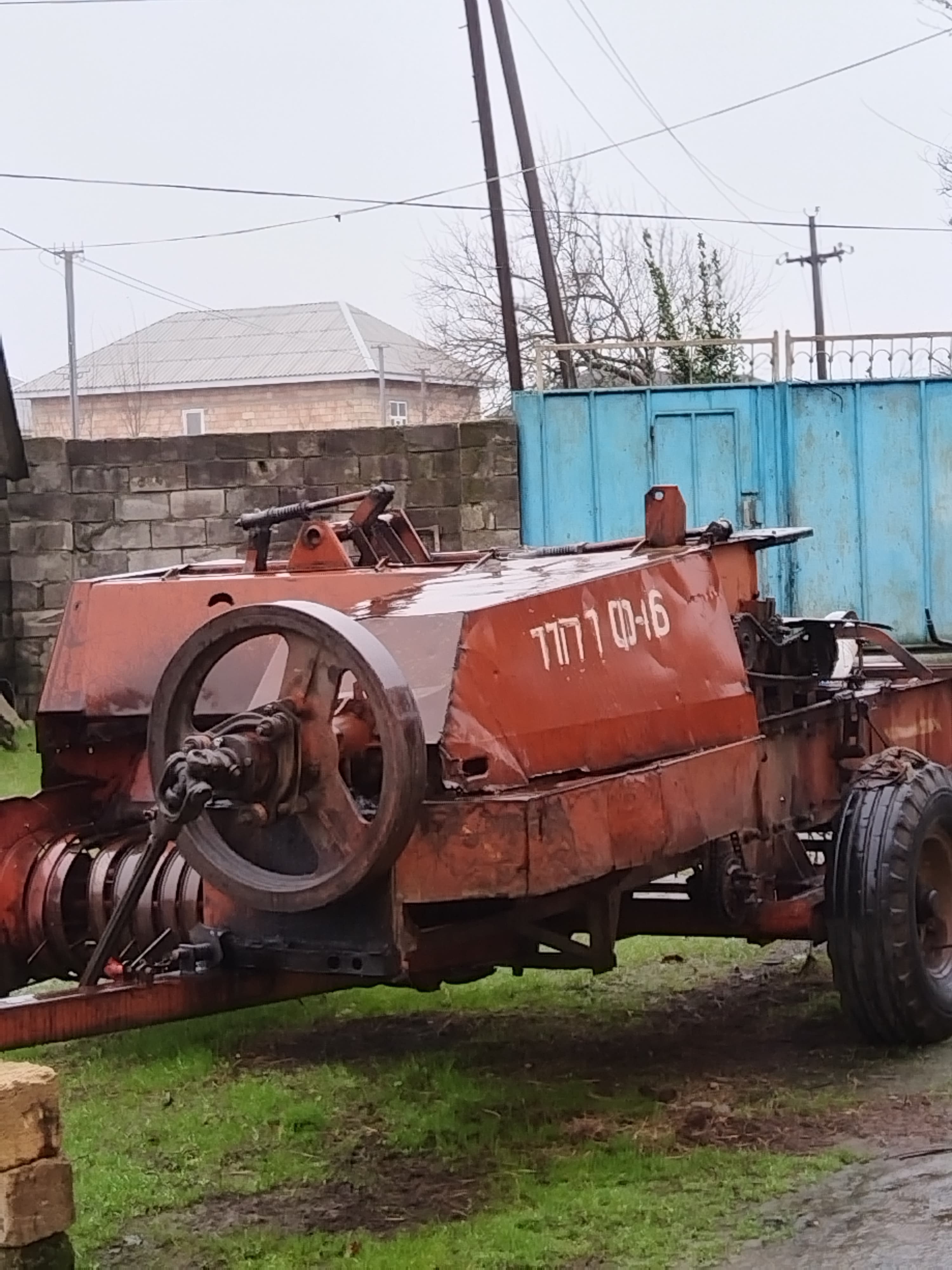 Traktor Satılır