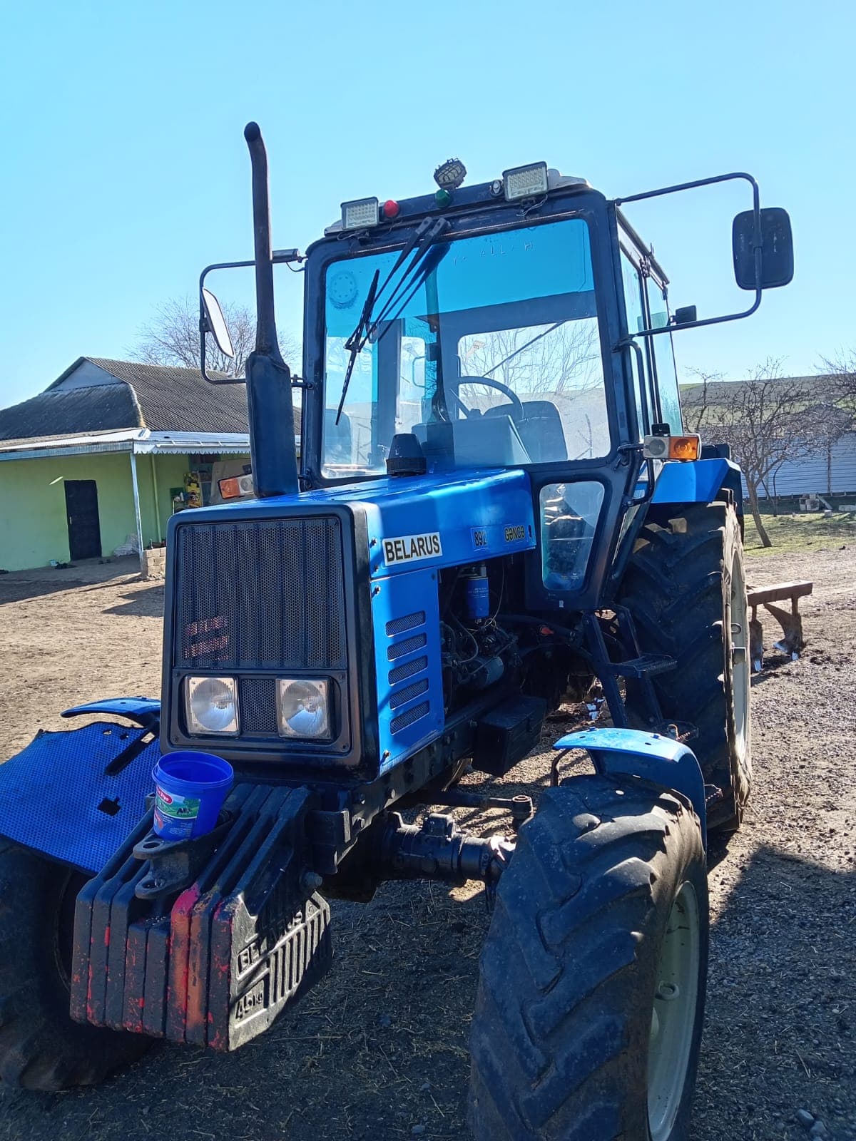 Traktor Belarus 892