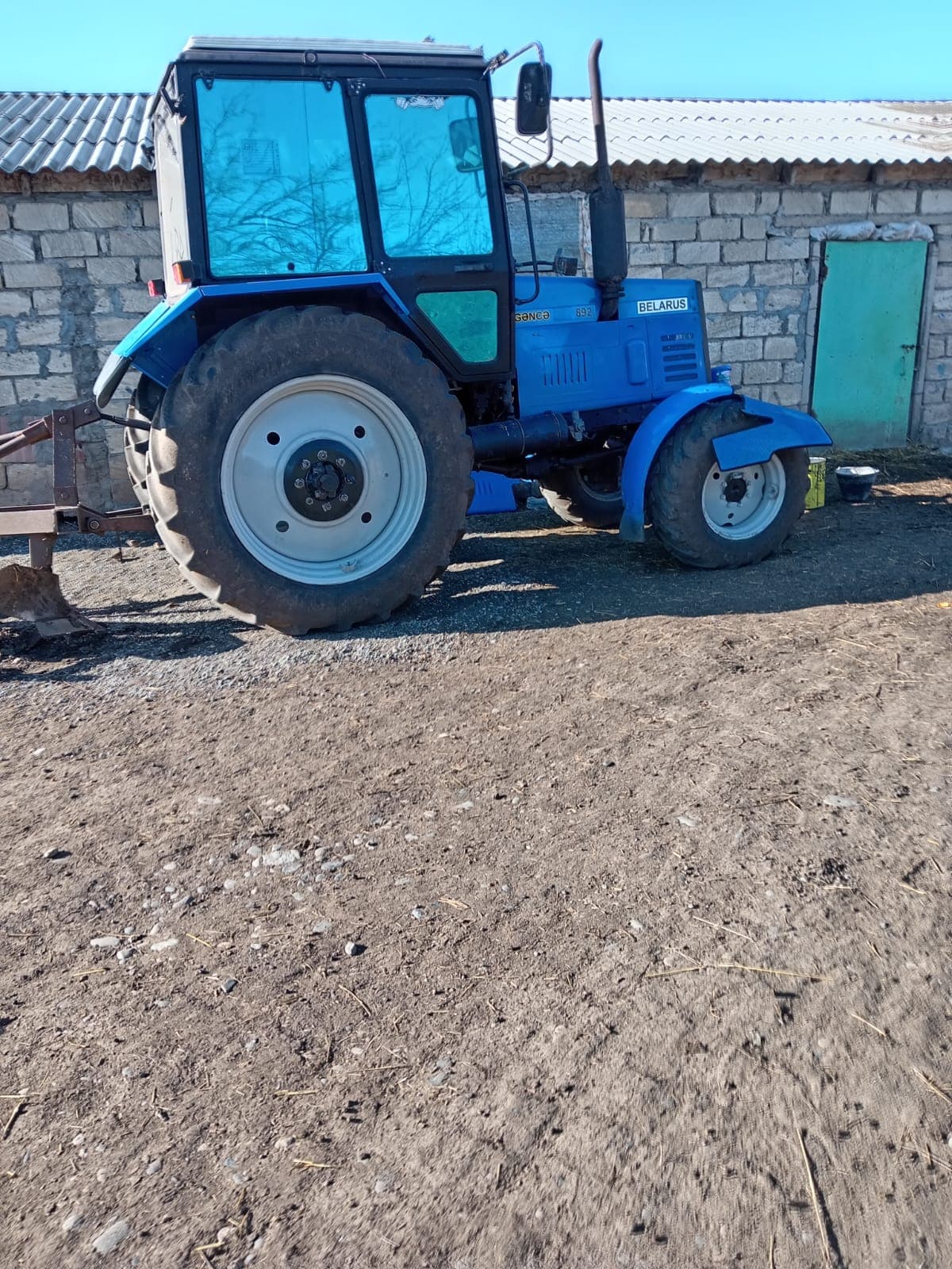 Traktor Belarus 892