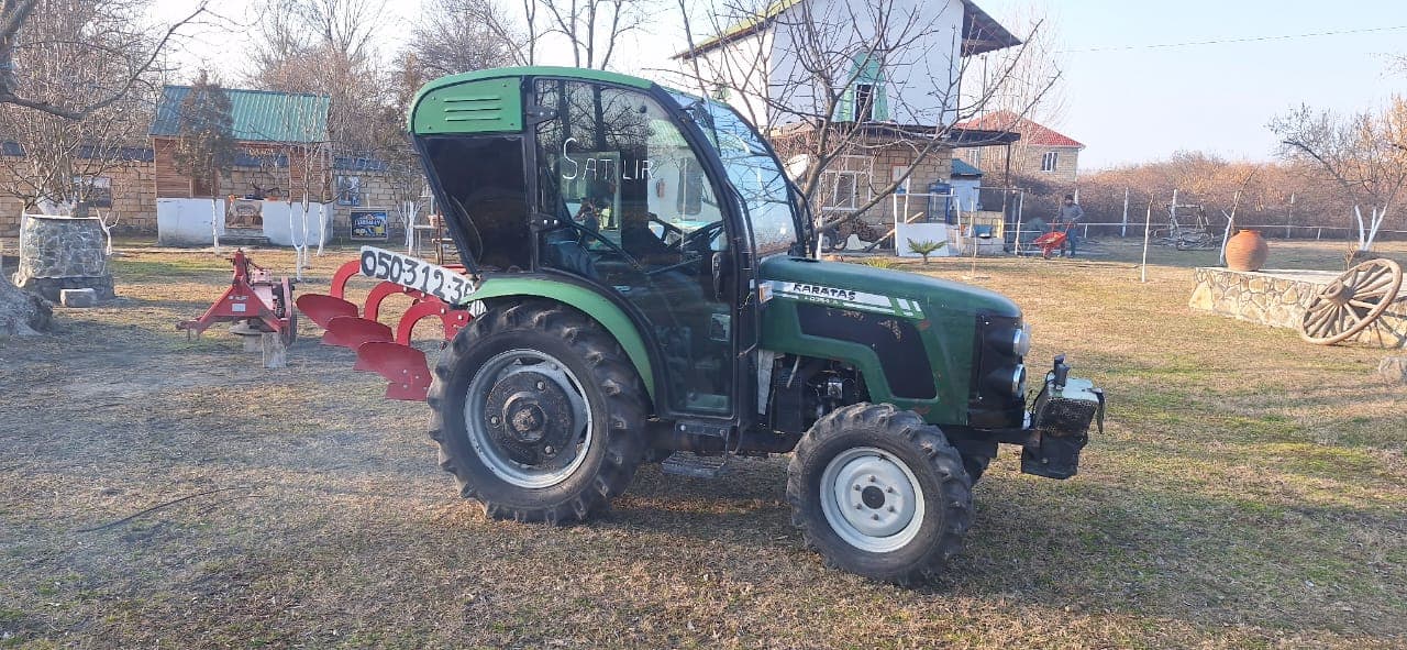 Karatas traktor satılır