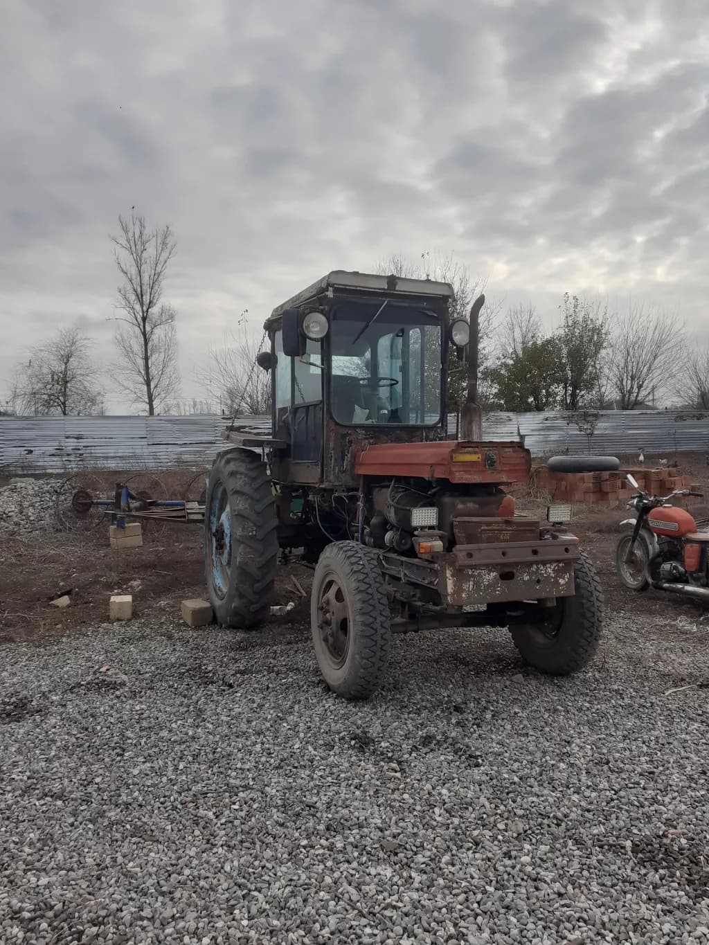 Traktor T28