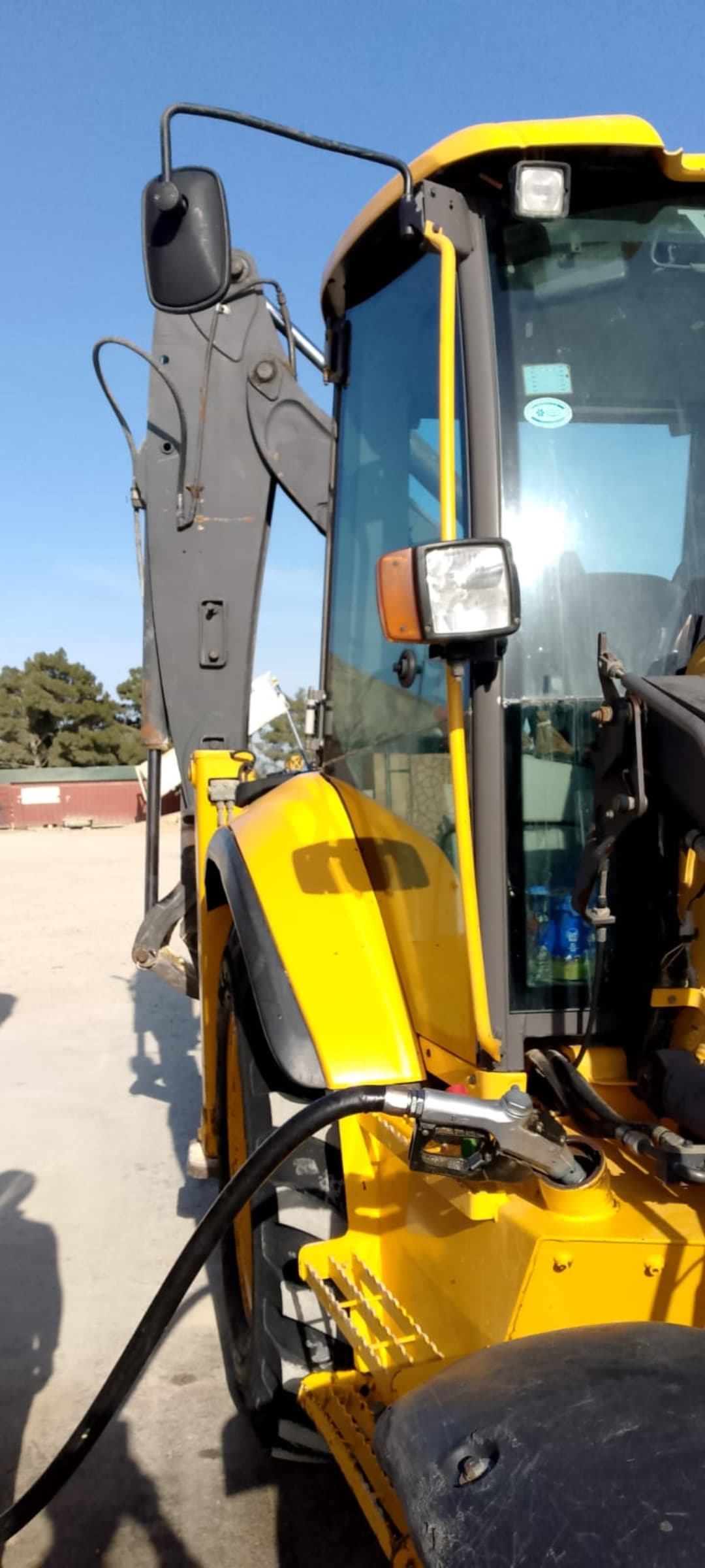 Ekskavator yükləyici