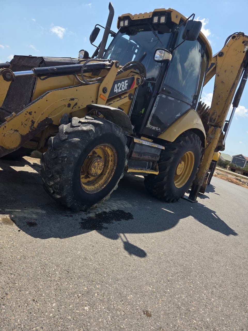 “CAT 428” Traktoru Təcili Satılır.