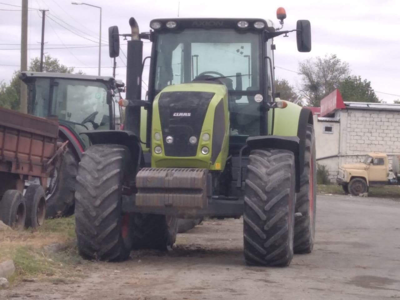 Claas Axion 820 traktoru