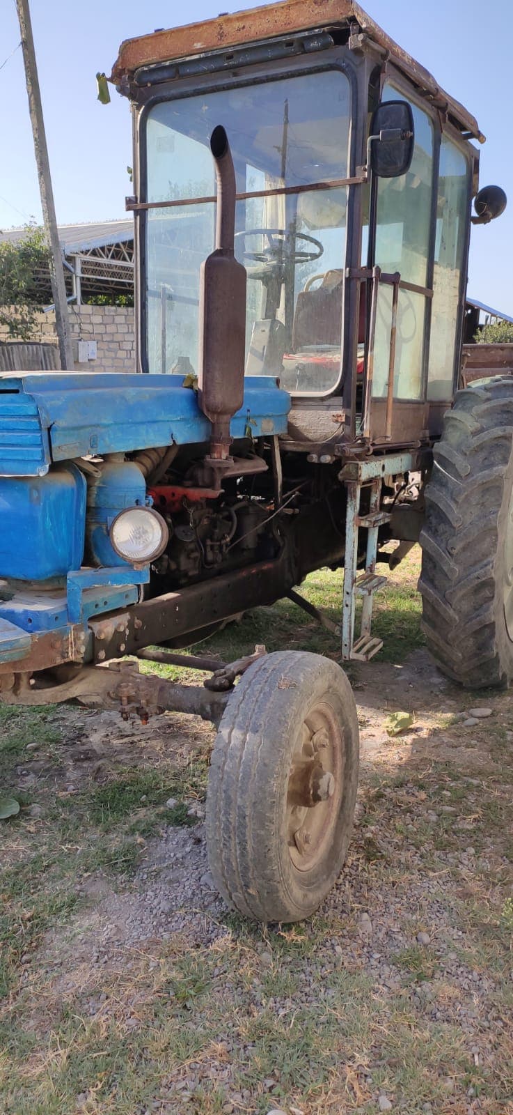 T-28 traktor satılır