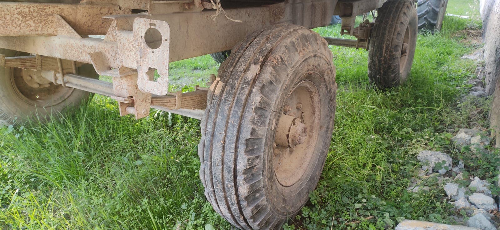T-28 traktor satılır