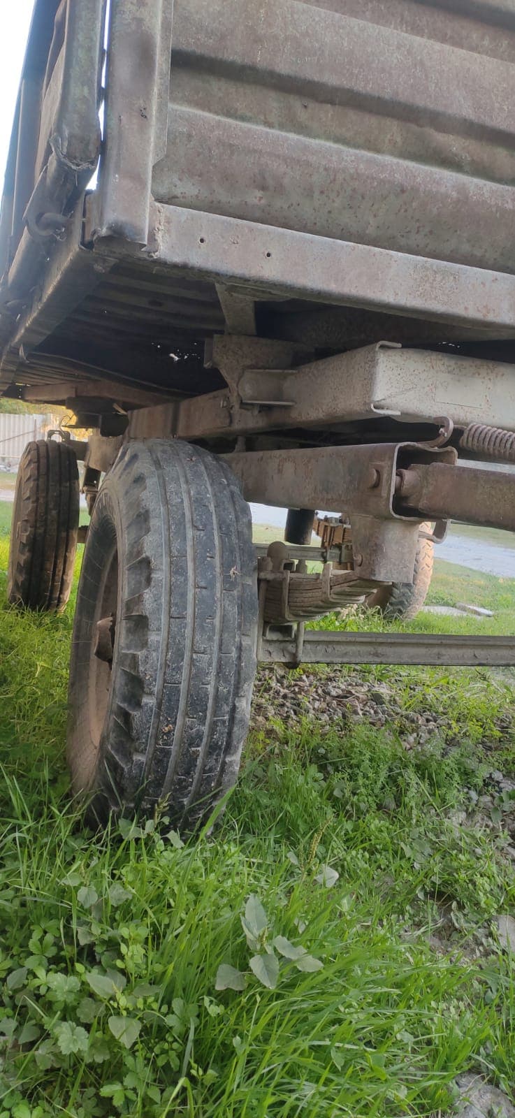 T-28 traktor satılır