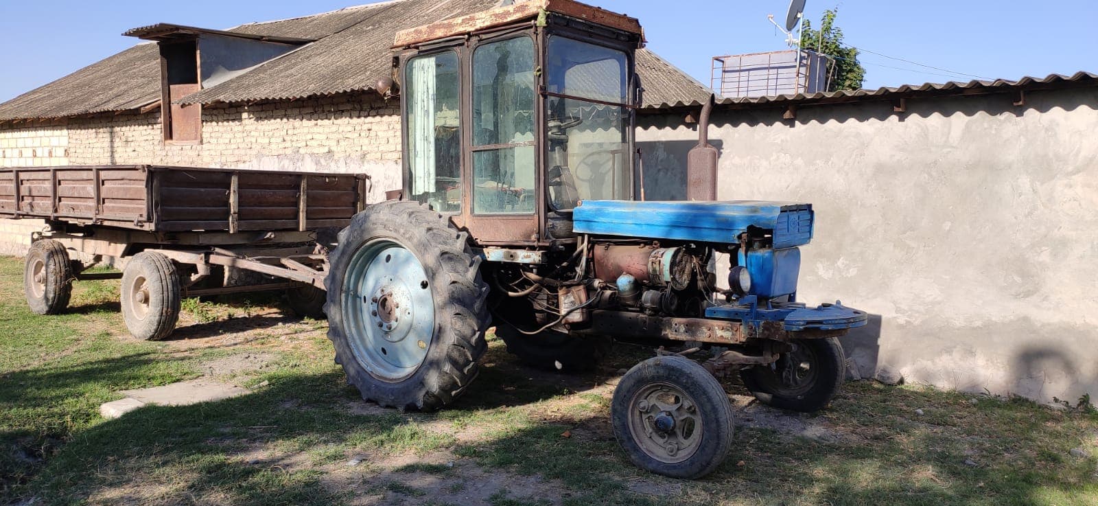 T-28 traktor satılır