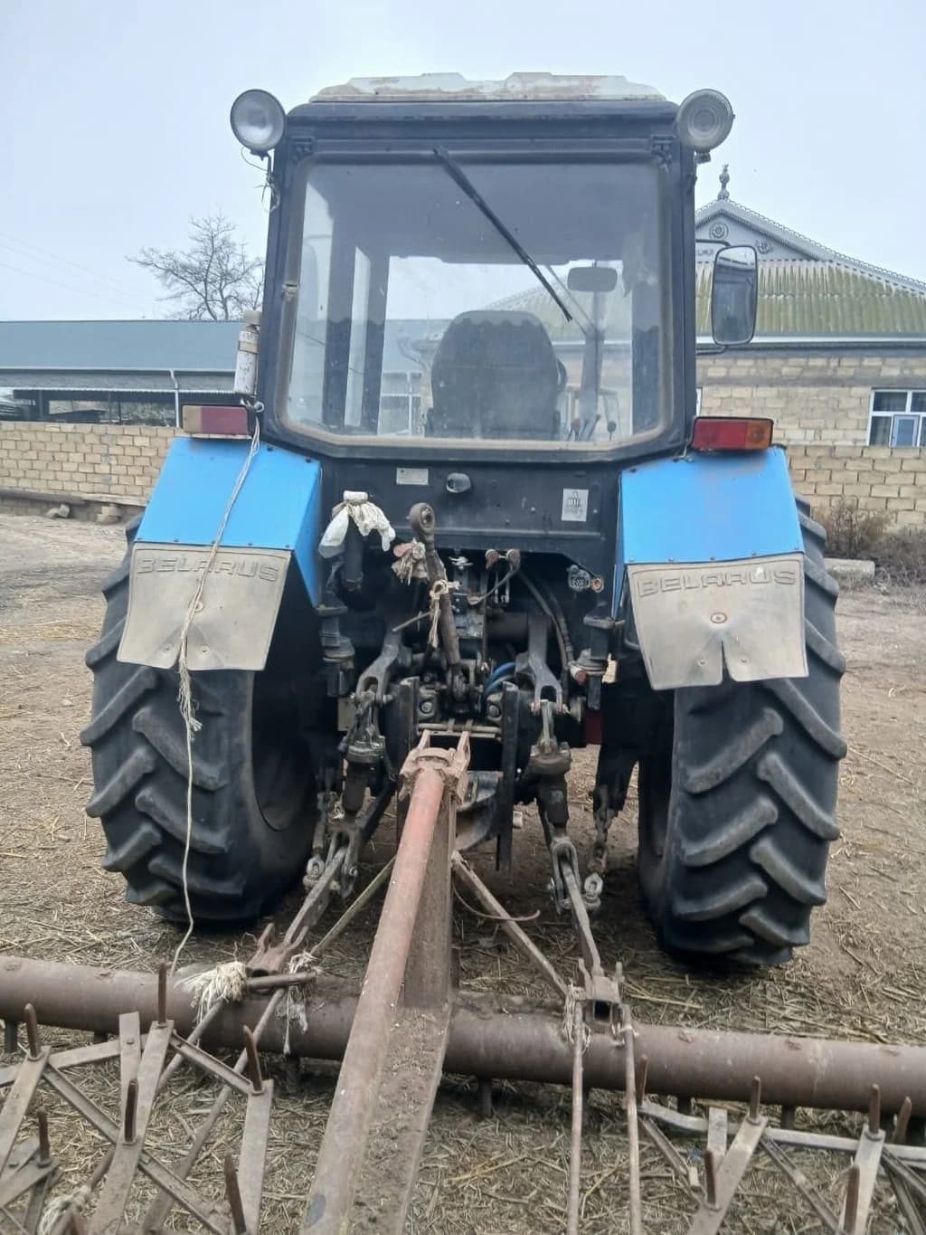 Belarus 1221 traktor