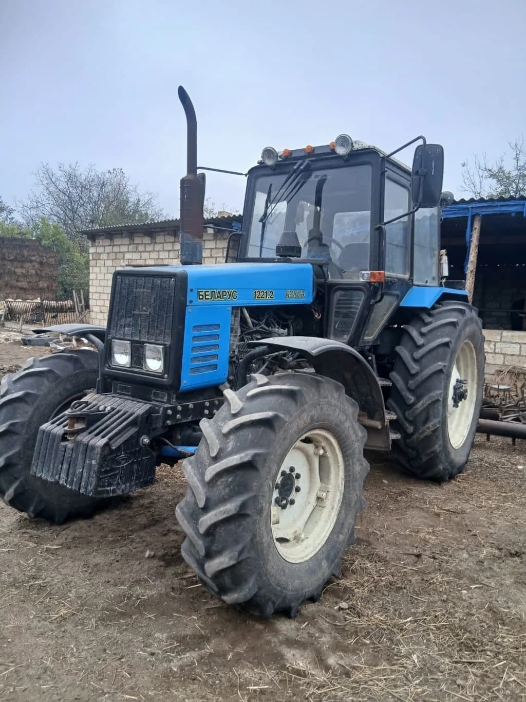 Belarus 1221 traktor